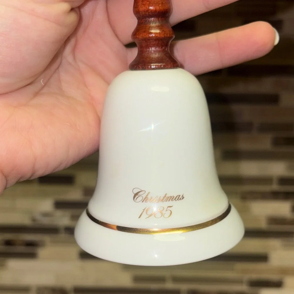 Vintage Avon Porcelain Christmas Dinner 6” Bell 1985